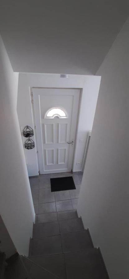 Jolie Maisonnette A Proximite De Toutes Commodites سانت ماري دو لا مير المظهر الخارجي الصورة