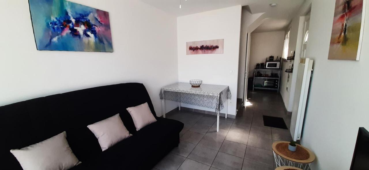Jolie Maisonnette A Proximite De Toutes Commodites سانت ماري دو لا مير المظهر الخارجي الصورة